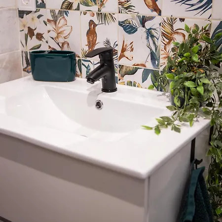 Apartamiento Con Naranjas * Малага