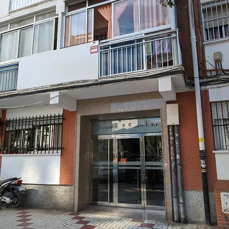 Apartamiento Con Naranjas * Малага
